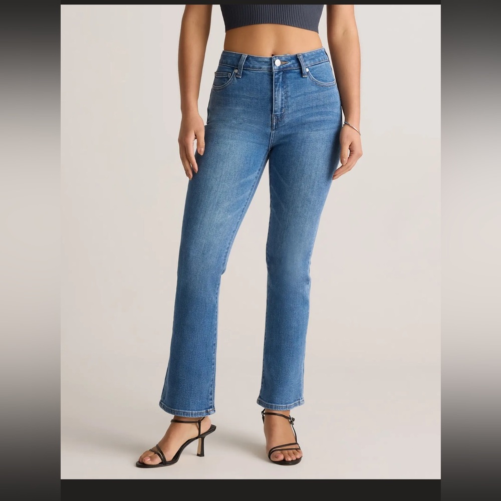QUINCE Bella Stretch Kick Flare Jeans Size 31 or Size 12.